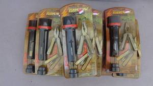 lot 162 image: Lot of 8 Rayovac Roughneck flashlight w multi-tools