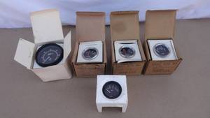 lot 167 image: Set of 5 automotive gauges - tachometer, oil pressure, fuel, water temp, & battery voltage