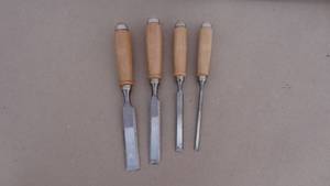 lot 169 image: Lot of 4 wood working chisels - 14, 12, 34, 1