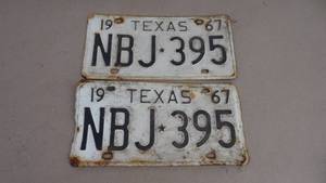 lot 191 image: Lot of 2 1967 Matching Texas license plates