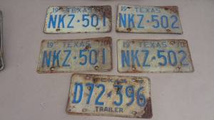 lot 194 image: Lot of 5 1970 Texas license plates, 2 matching & sequential sets, 1 trailer plate
