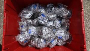lot 211 image: 93 individually wrapped stainless steel sponges, tub not included