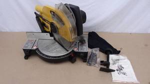 lot 220 image: 10 miter saw