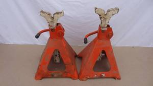 lot 223 image: Pair of 6 ton jack stands