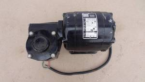 lot 232 image: Bodine NSH-34RH electric DC gear motor