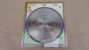 lot 254 image: 12 Circular Saw Blade w 1 arbor