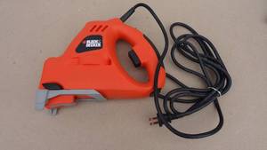 lot 271 image: Black & Decker SC500 powered handsaw