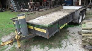 lot 378 image: Dual axle trailer 16ft, no title