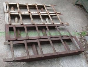lot 271 image: Steel custom fabricated trucktrailer ramps