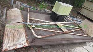 lot 264 image: Hydraulic lift with diamond plate steel, safety rails, and motor