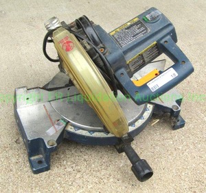 lot 18 image: Ryobi TS1340, 10 compound miter saw