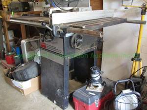 lot 26 image: Dayton 10 contractor table saw
