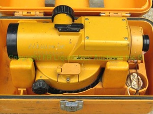 lot 43 image: TopCon AT-F6 surveyors auto-level in carry case