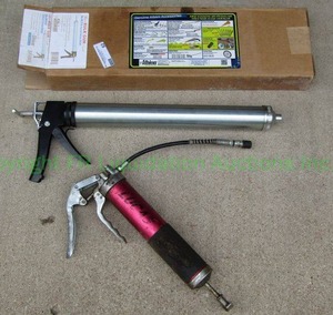 lot 62 image: Albion 30 oz. bulk gun model DL-59-T13 and Lucas grease gun