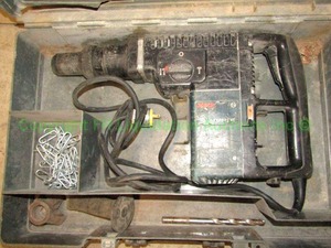 lot 68 image: Bosch SDS max rotary hammer drill