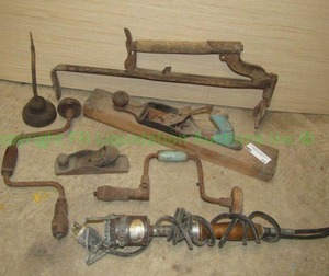 lot 73 image: Rustic vintage and antique tools as shown