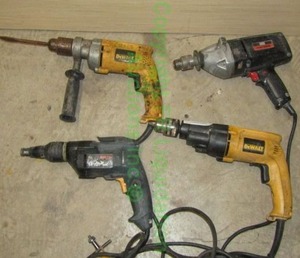 lot 79 image: Bosch, Dewalt, Craftsman electric drills