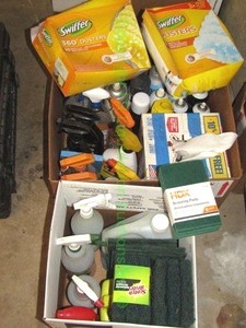 lot 89 image: Assorted cleaning supplies as shown
