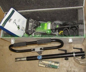 lot 101 image: Sinclair Duro-stripper floor stripping tool