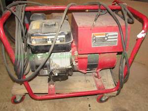 lot 102 image: Power-Arc 5500 AC generator - AC stick welder