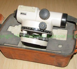 lot 104 image: Nikon AC-2 automatic surveyors level in carry case