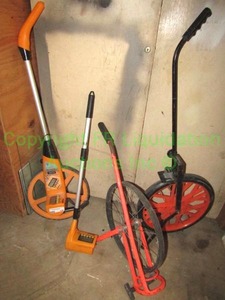 lot 108 image: Mechanical and digital measuring wheels