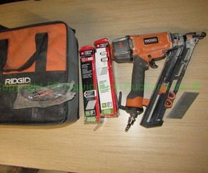 lot 113 image: Ridgid model R250AFE angle finish nailer plus nails and carry case