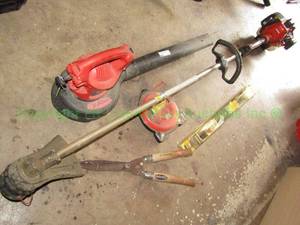 lot 112 image: Echo SRM-230 gas powered weed eater, Black & Decker leaf blower and more