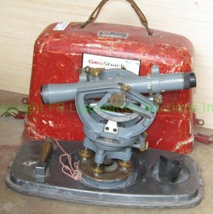 lot 126 image: David White instruments model 8300 contractors survey level