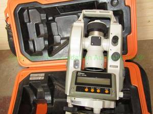 lot 127 image: Nikon digital theodolite model NE-20S-20SC