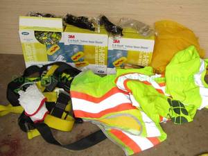 lot 131 image: Assorted safety gear including ear plugs, vests and more