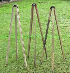 lot 142 image: Vintage wood surveyors tri-pods, 59 tall