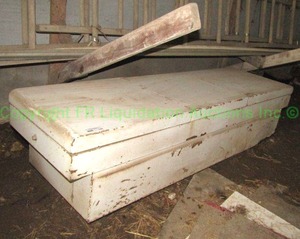 lot 144 image: Truck bed utility tool box 70 x 20 x 19