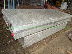 lot 164 image: Knaack weather guard diamond plate aluminum truck bed utility box model 117