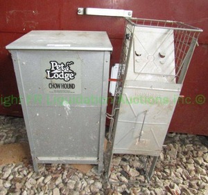 lot 169 image: Havahart small game trap and Pet Lodge chow hound feeder