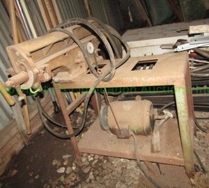lot 189 image: Vintage rustic Delta jointer