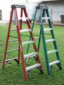 lot 330 image: Werner 6ft folding ladders