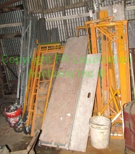 lot 207 image: Complete industrial scaffolding equipment, generous quantity as shown