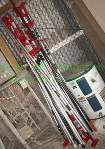 lot 212 image: ZipWall poles and connectors, generous quantity