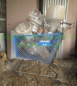 lot 219 image: Recessed lighting fixtures in shopping cart