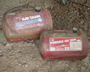 lot 218 image: MidWest products portable air tanks