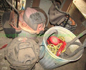 lot 235 image: Ridgid and others shop vacs and garbage full of shop vac accessories
