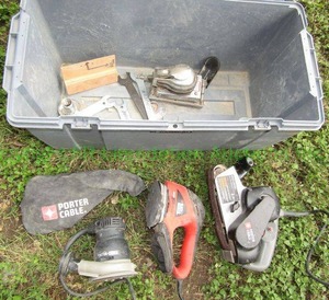 lot 290 image: Porter Cable and Black & Decker sanders including belt, jitterbug, orbital