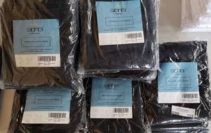 lot 122 image: Gefeii Black napkins 18 x 18, 25 Total (12 per pack)