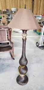 lot 128 image: Rope Twist Style Accent Floor Lamp with Shade, approx. 5.5ft tall