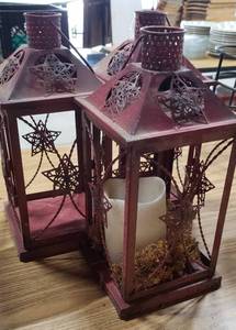 lot 75 image: Tea Light Candle Lanterns, 3 Total