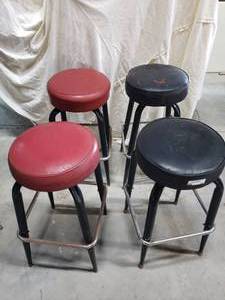 lot 22 image: Swivel Bar Stools (30 H approx.), metal with padded seat, 4 total (2 Black and 2 Red)