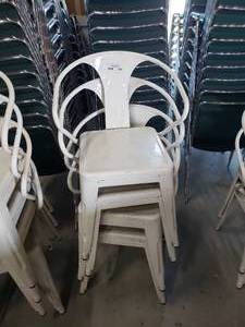 lot 164 image: White Metal Patio Chairs (4 Total)