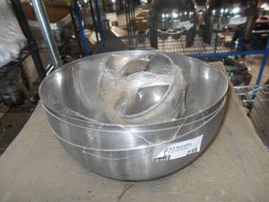 lot 238 image: 2 Metal Square Decorative Trays 16, 3 Heavy Mixing Bowls 11, 2 Decorative Bowls 5, 2 Metal Ice Cream Dishes