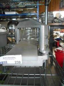 lot 239 image: Choice Vegetable Slicer